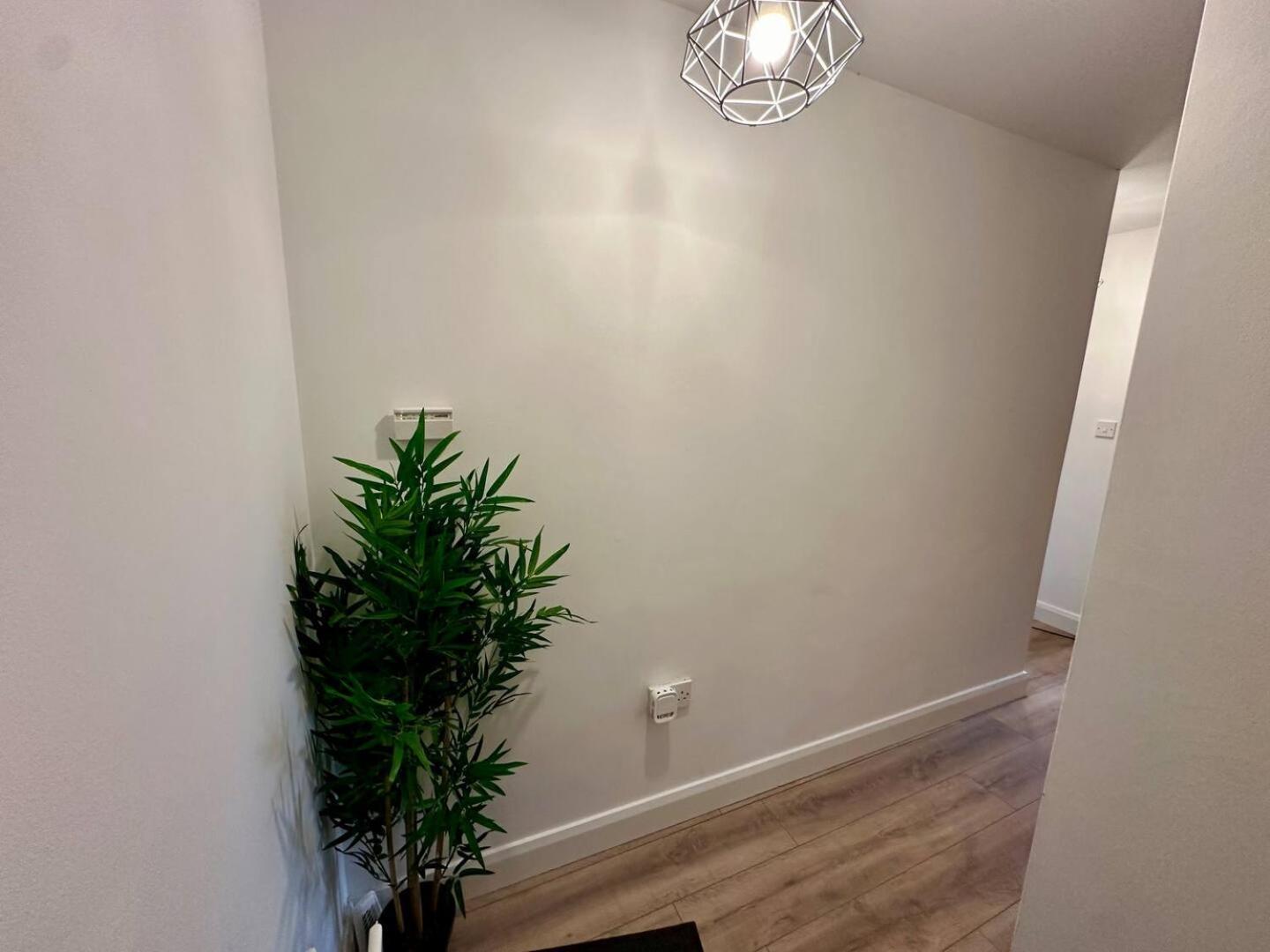 2Br City Side Apartment Belfast Eksteriør billede