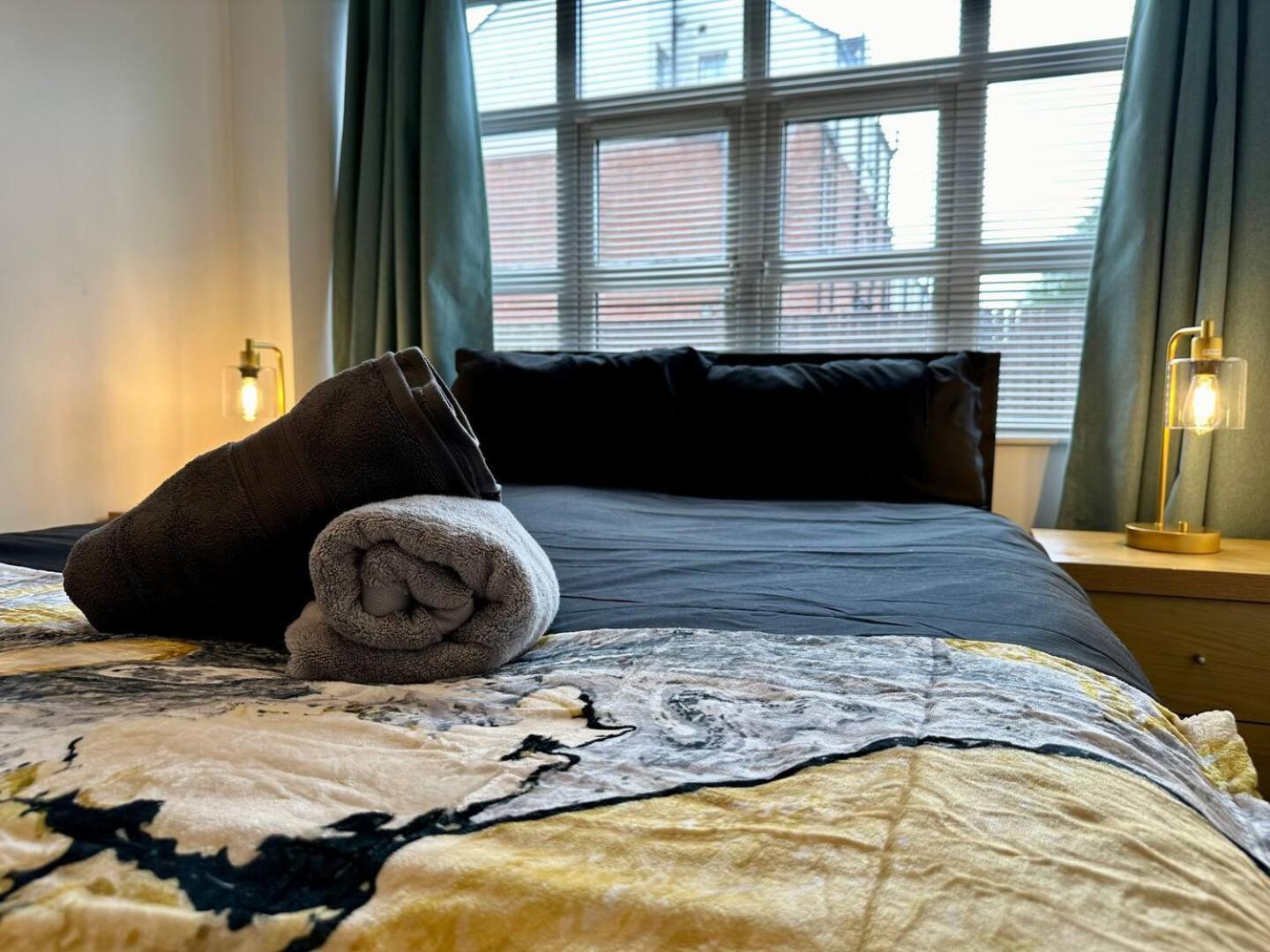 2Br City Side Apartment Belfast Eksteriør billede