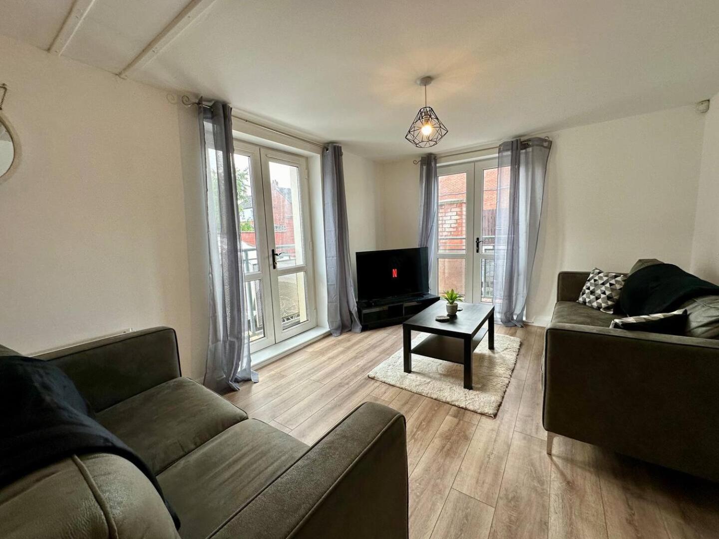 2Br City Side Apartment Belfast Eksteriør billede